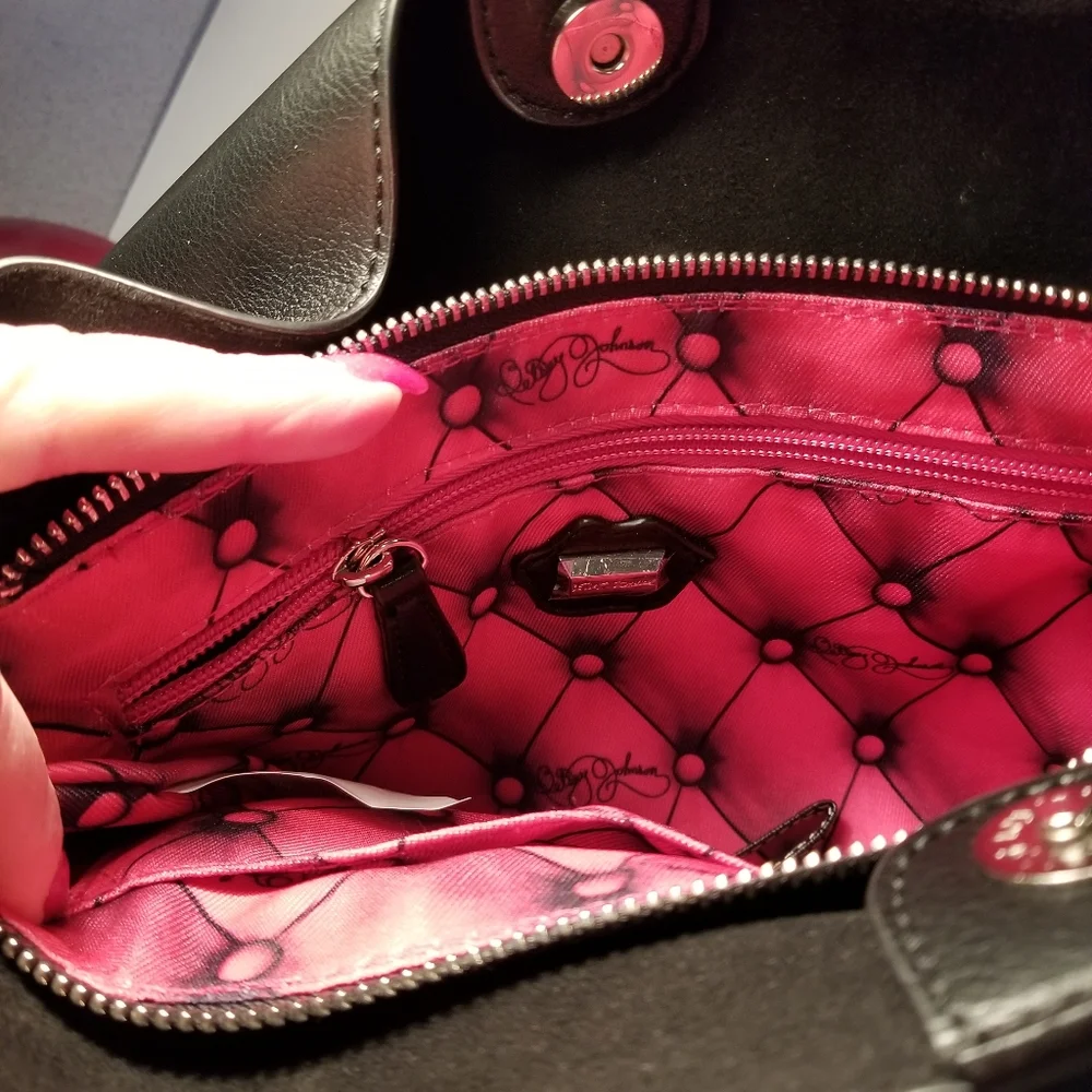 NWOT Betsey Johnson Shoulder Bag - Picture 3 of 12